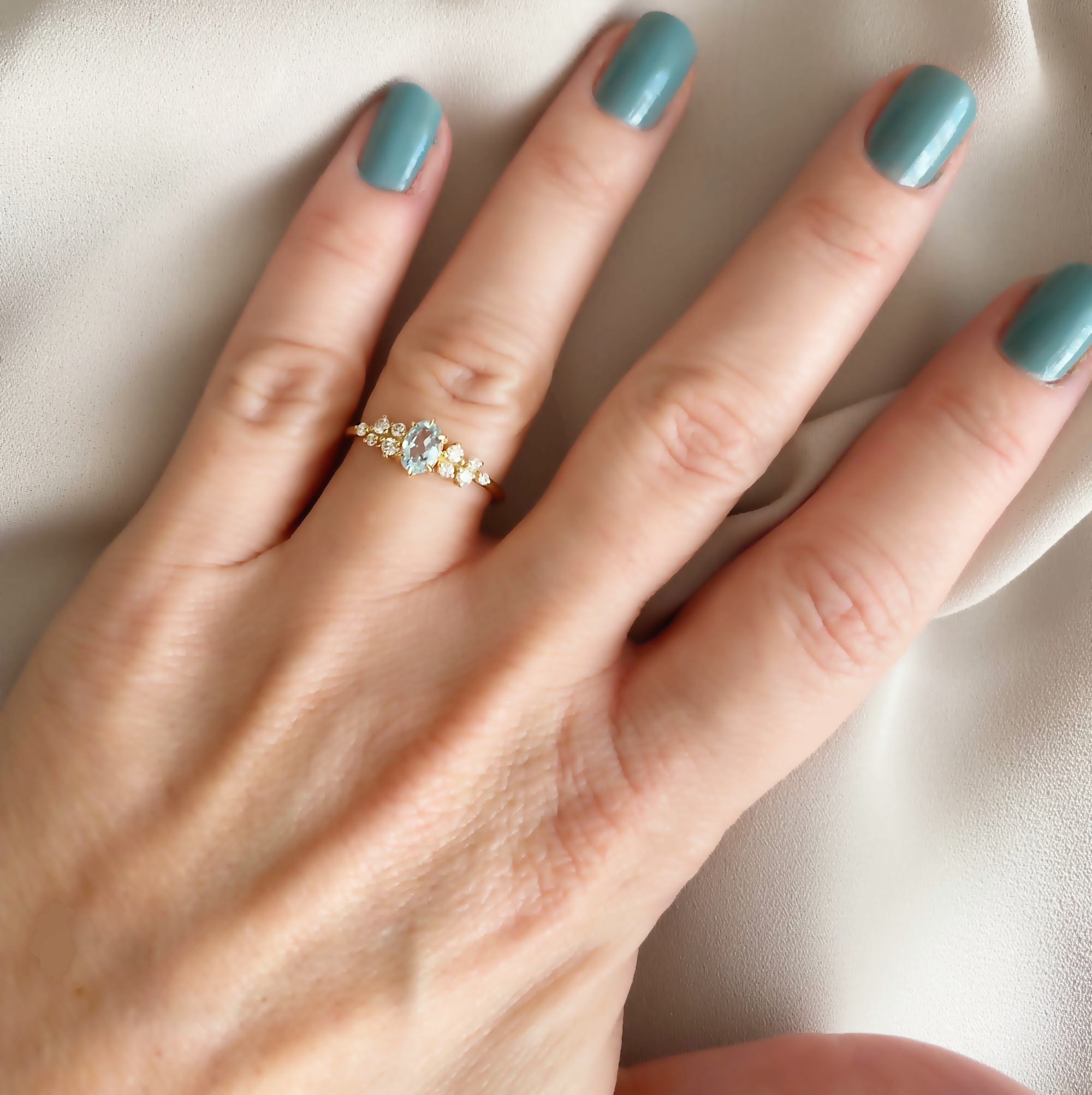 Oval Aquamarine ve Pırlanta Yüzük
