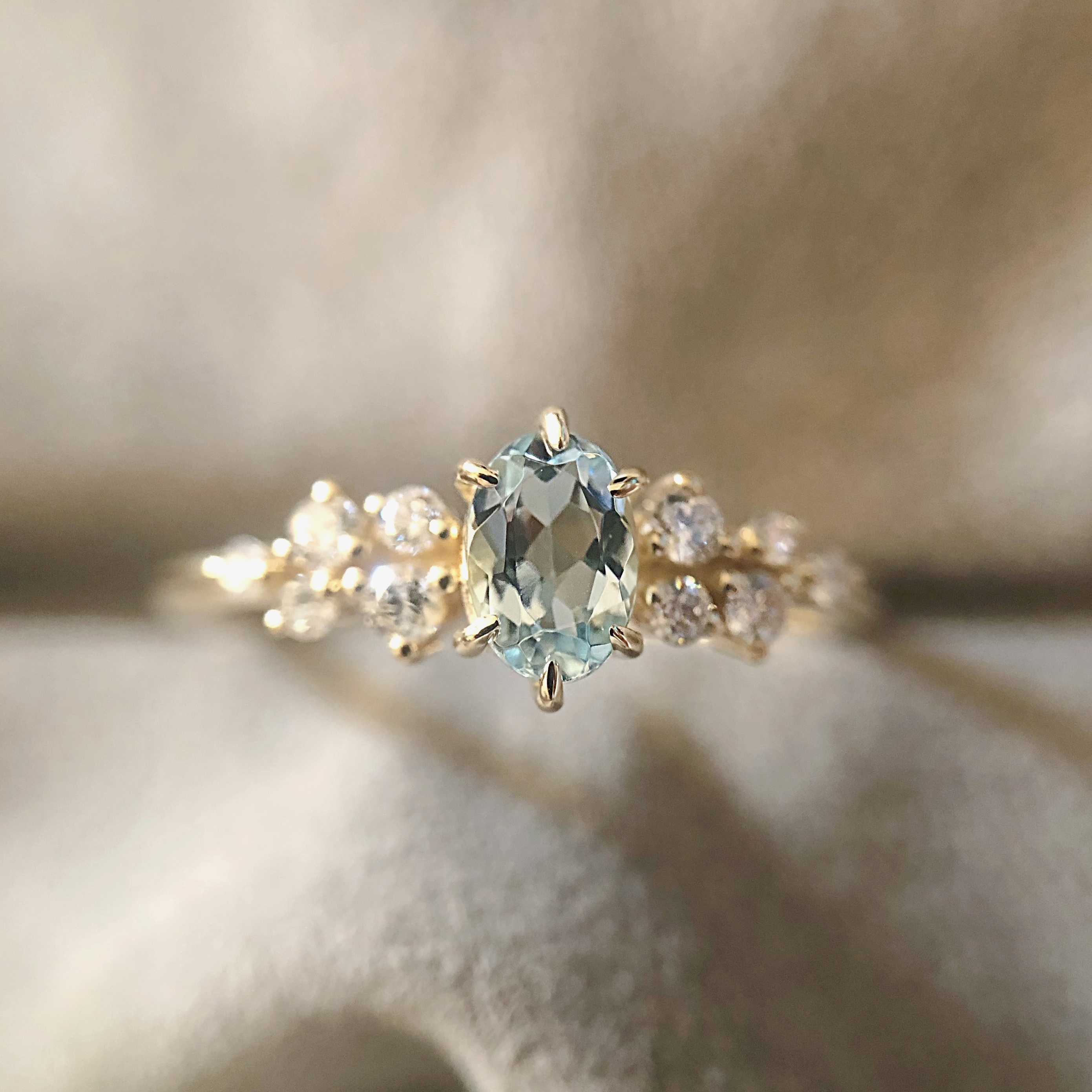 Oval Aquamarine ve Pırlanta Yüzük