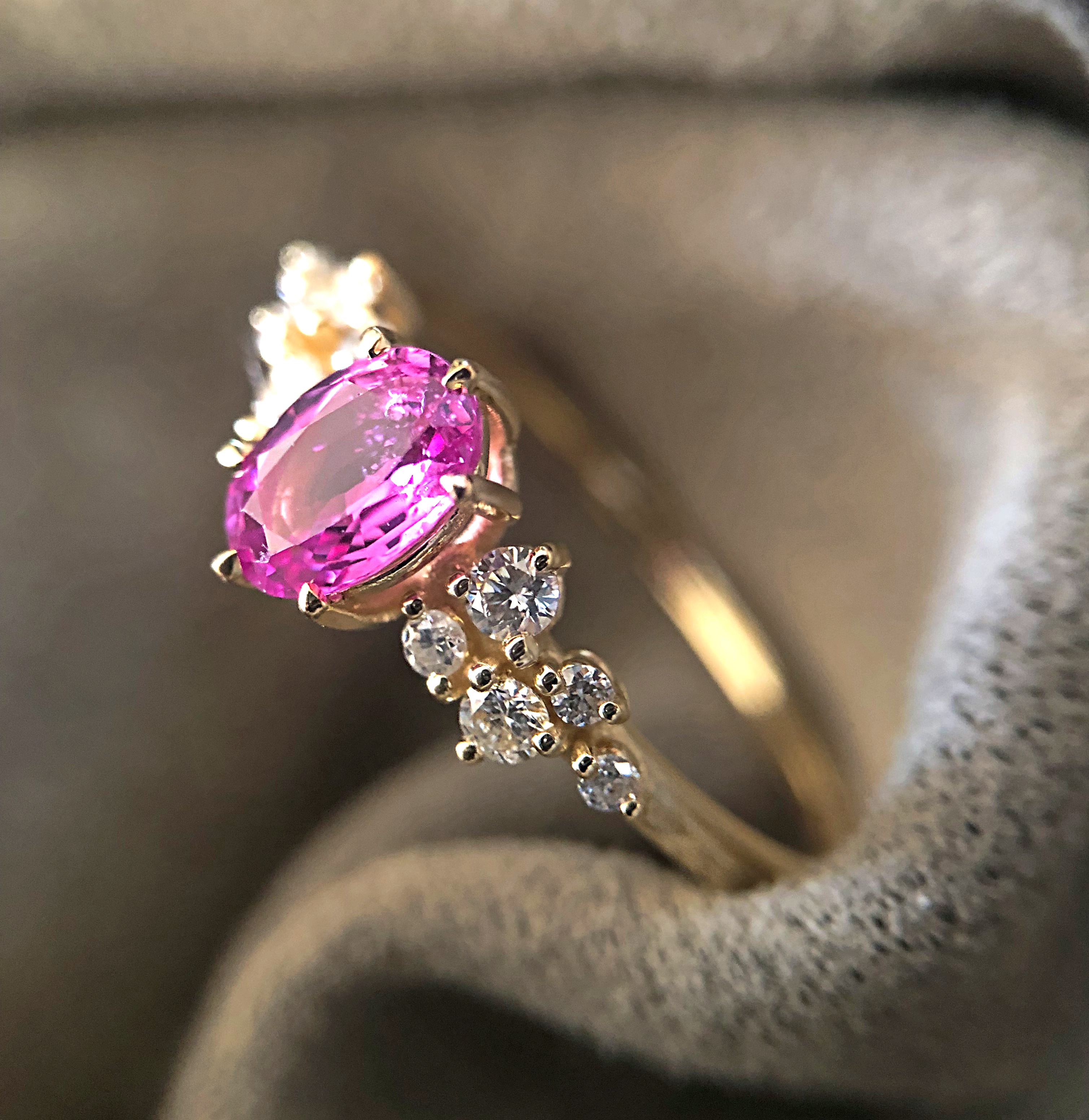 Pembe Oval Safir & Pırlanta Vintage Tasarım Yüzük