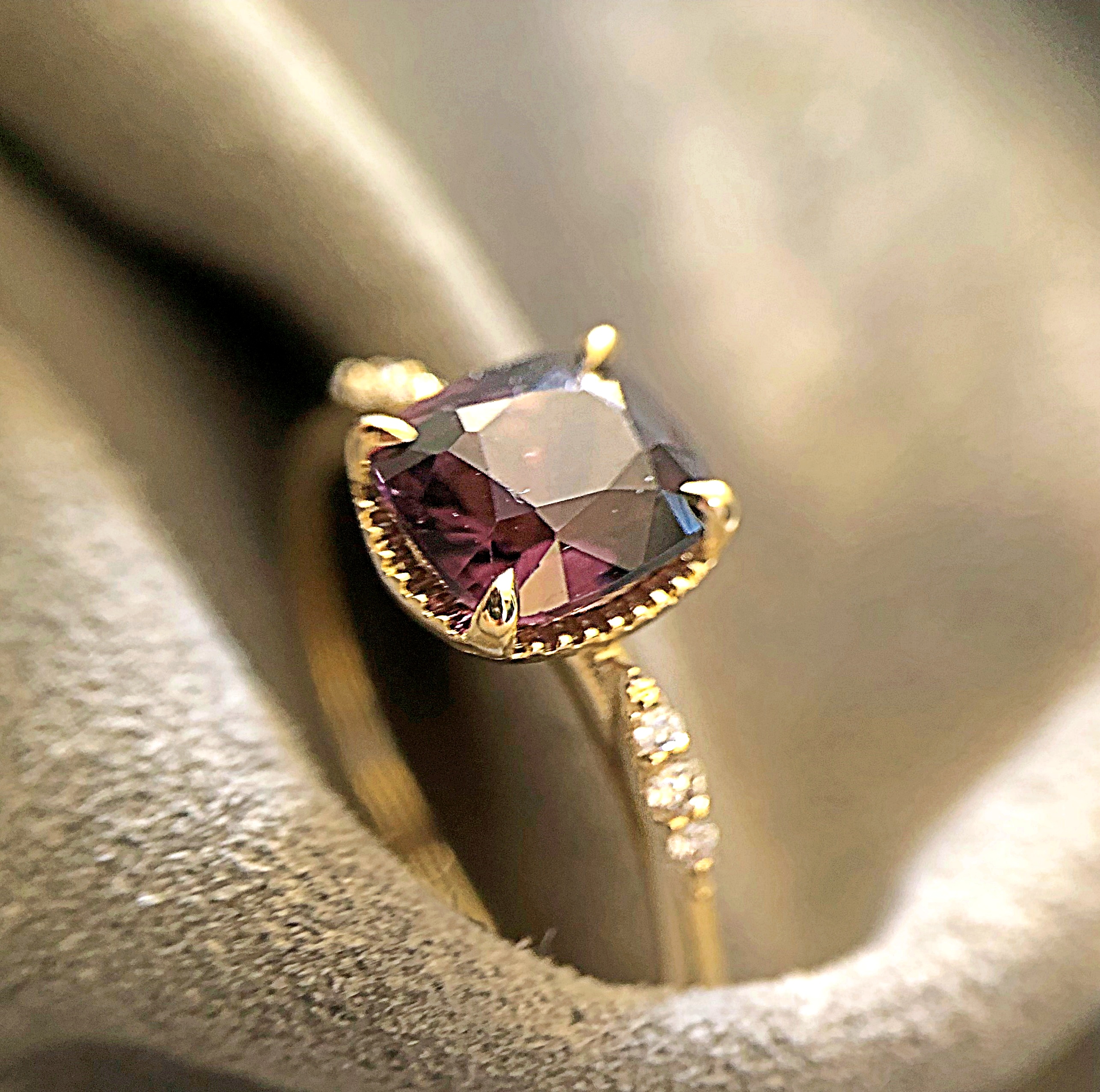 Spinel Taşlı Pırlantalı Yüzük