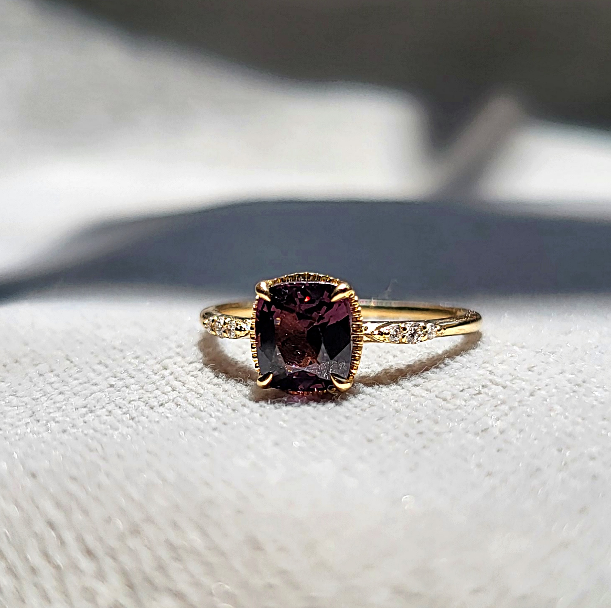 Spinel Taşlı Pırlantalı Yüzük