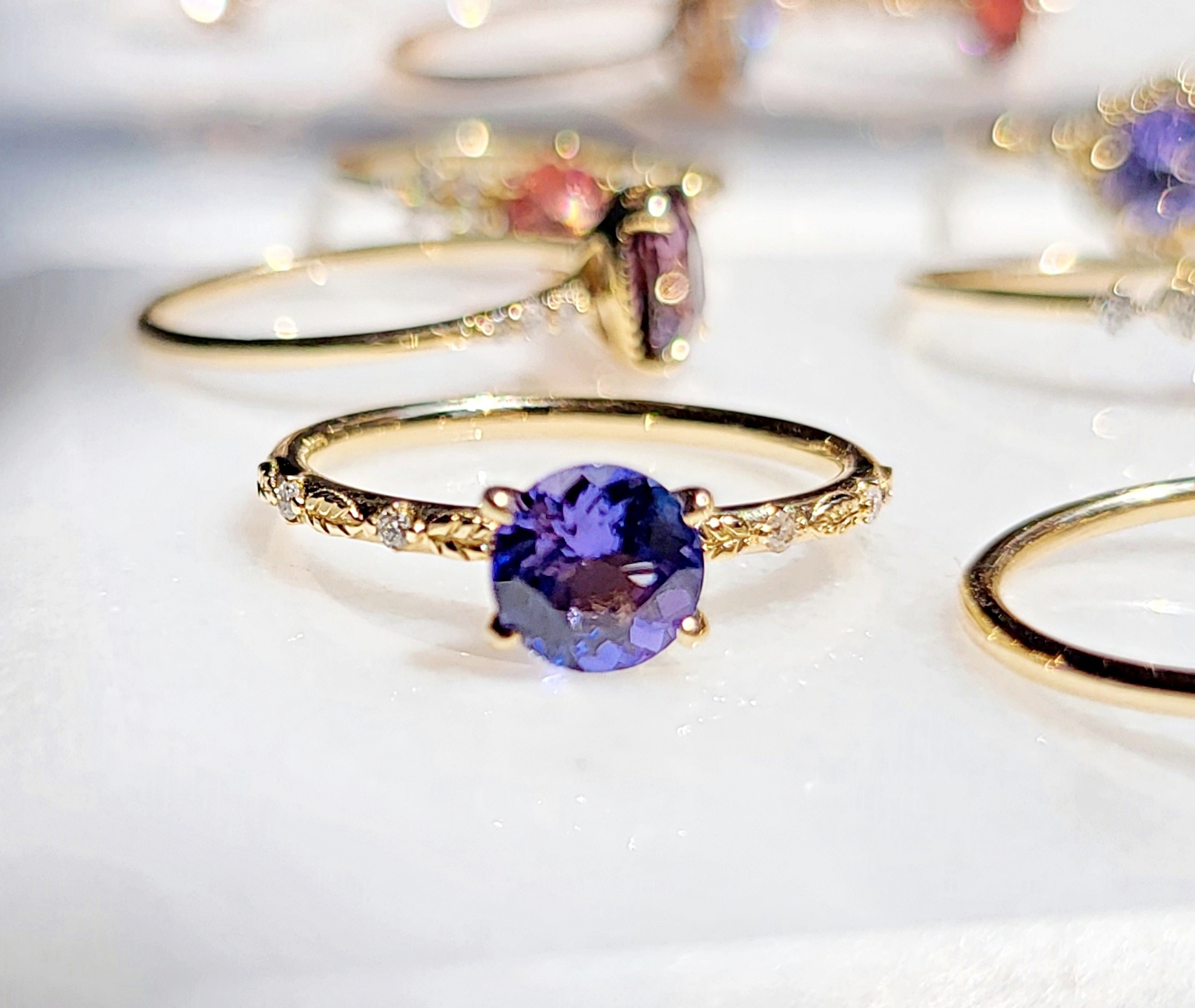 Tanzanit ve Pırlanta Taşlı Yaprak Motifli Yüzük