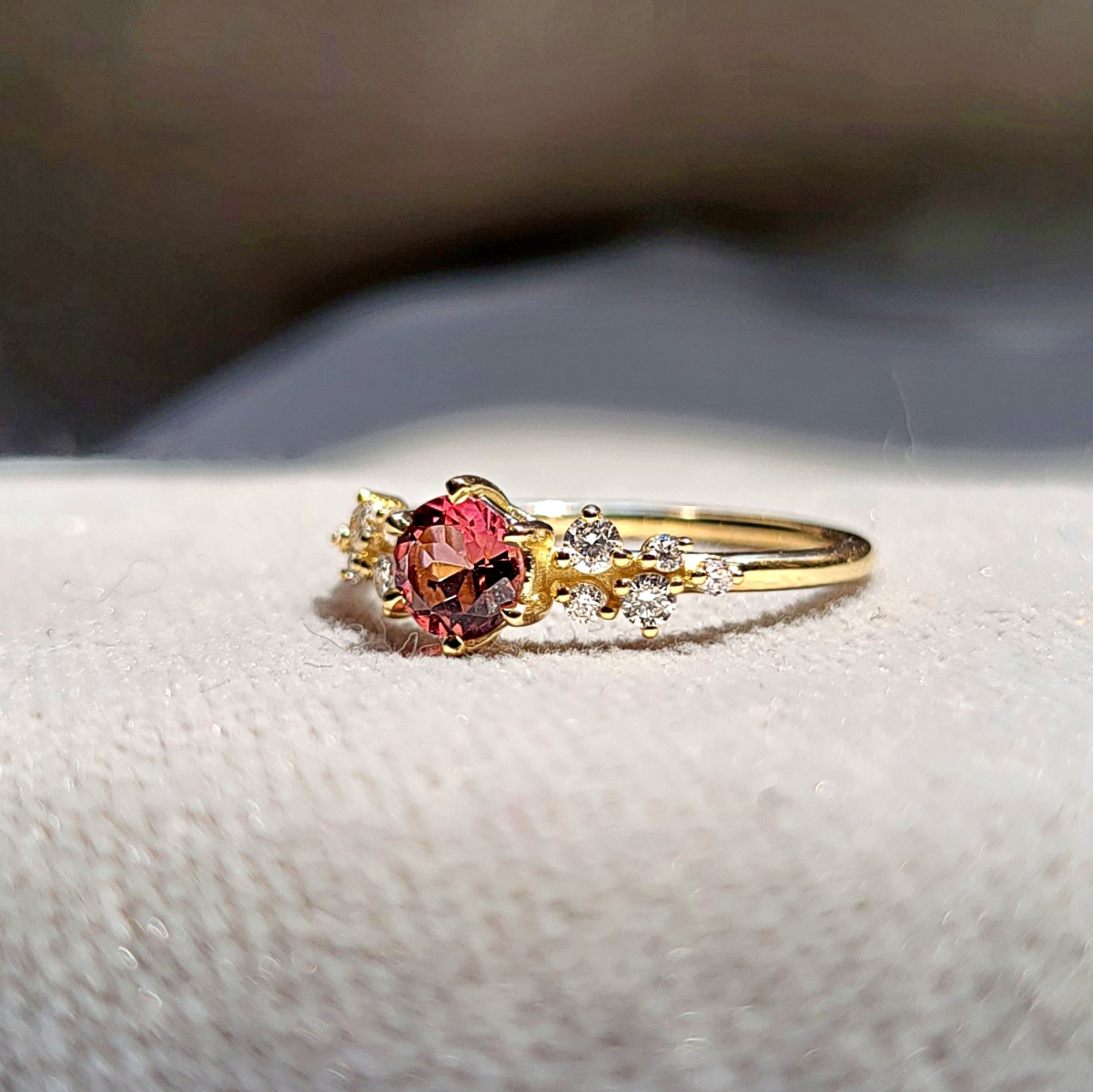 Pırlanta ve Turmalin Taşlı Alternatif Tektaş Yüzük